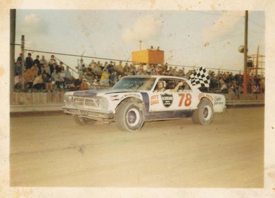 Checker Flag
Don Mallat
Keywords: http://www.checkerflagraceway.piczo.com/