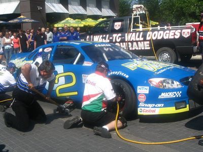 Pit Crew Competition
Keywords: NCATS Images