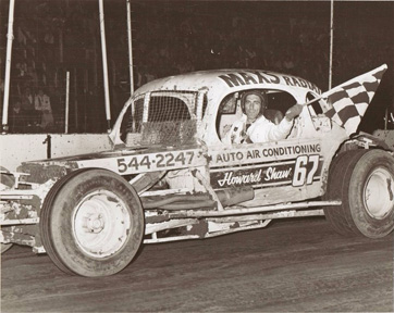 Howard Shaw
Howard Shaw
Keywords: Kingston_Speedway Dirt_track Stock_car Howard_Shaw