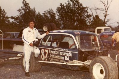 Elwood Cumpson
Elwood Cumpson
Keywords: Kingston_Speedway Dirt_track Stock_car Elwood Cumpson
