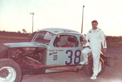 Vic Smith
Vic Smith
Keywords: Kingston_Speedway Dirt_track Stock_car Vic_Smith